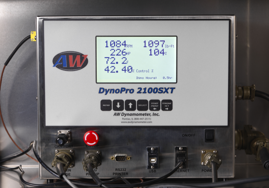 Pantalla de la computadora 2100sXT DynoPro dentro de su gabinete protector